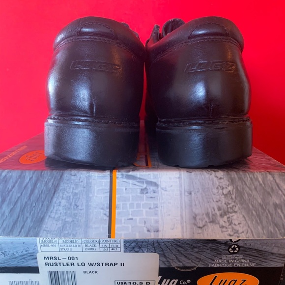 SHOE - Picture 2 of 3